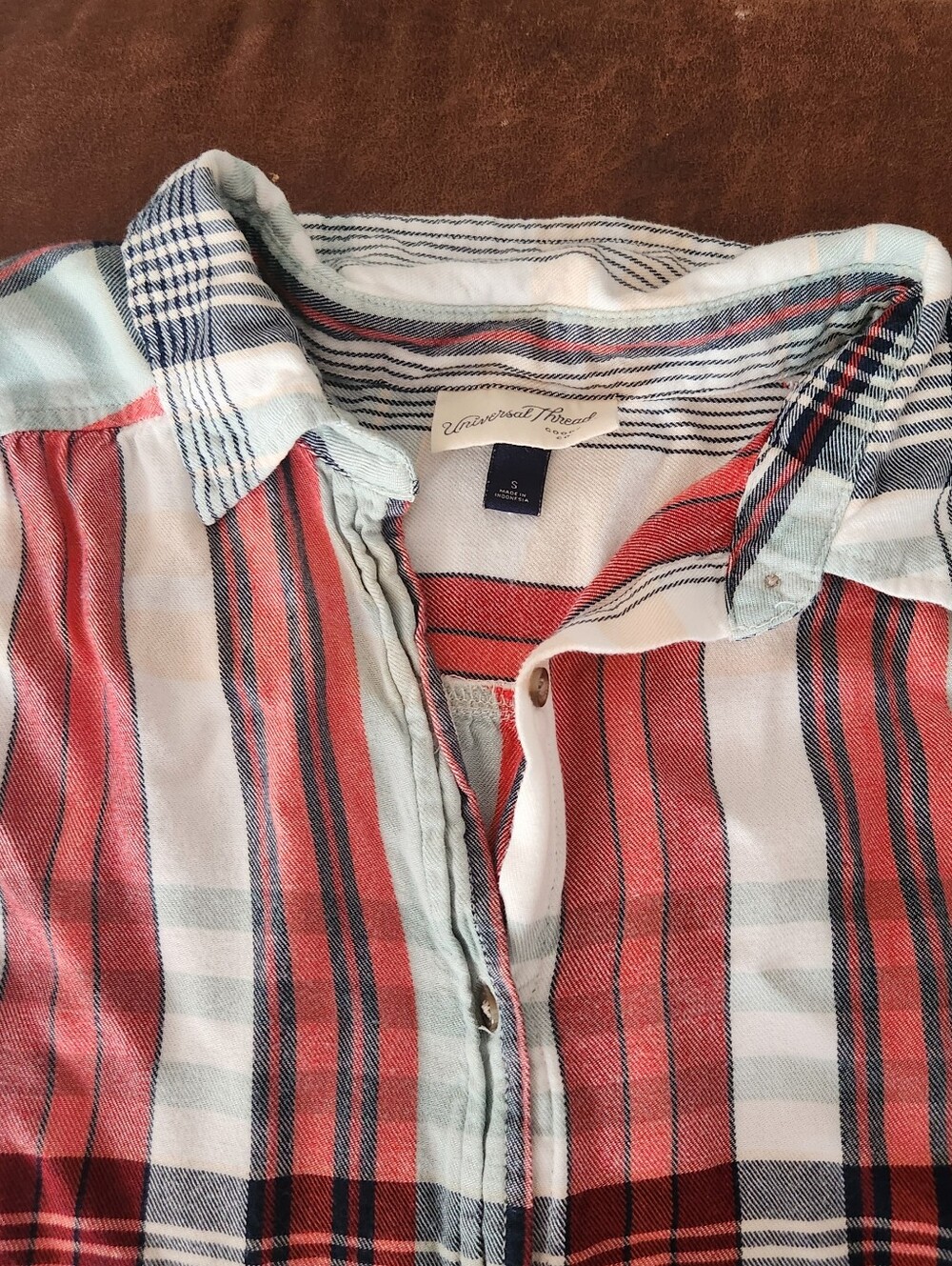 Universal Threads Lightweight Plaid Button-Up Shirt in Coral and Mint - Picture 4 of 5